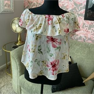 Floral HOLLISTER off the should top Xs